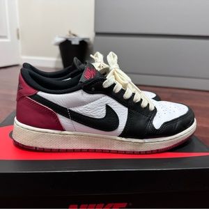 Jordan 1 low old loves size 6Y